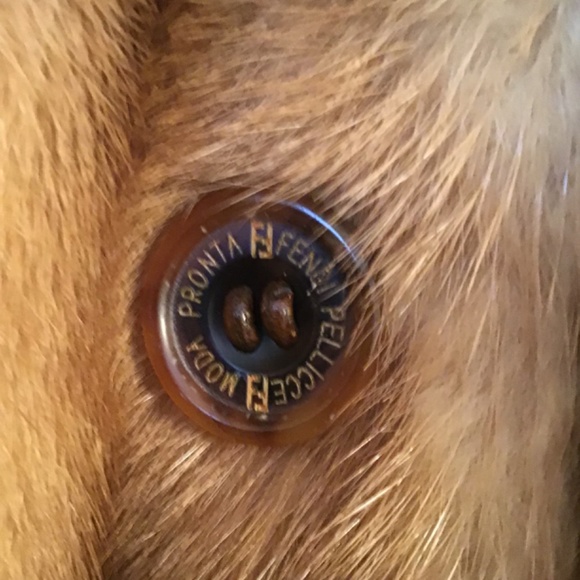 Fendi reversible mink coat with belt. - Picture 5 of 13